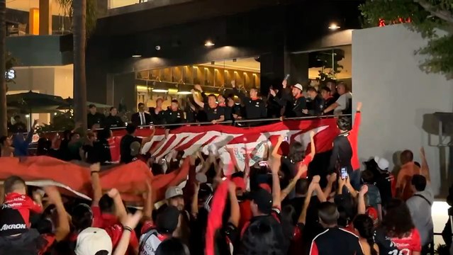 Clásico Tapatío: Jugadores de Atlas conviven con su afición la noche previa al duelo ante Chivas