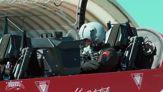 Alper Gezeravcı TEKNOFEST Adana'da HÜRKUŞ İle Gösteri Uçuşu Gerçekleştirdi