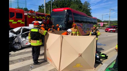 강원 철원서 버스·승용차 충돌...80대 1명 사망 / YTN