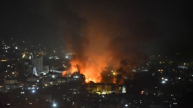 Israel ataca Beirut mientras llegan los aviones de evacuación