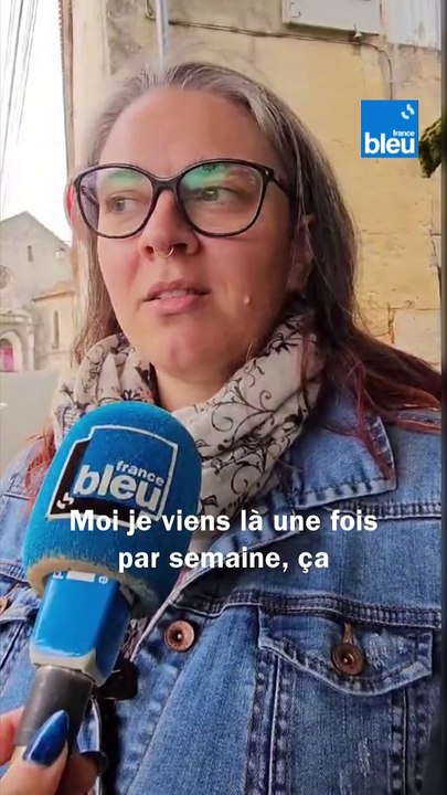 Un camion itinérant des Restos du Cœur de Dordogne se déplace dans les villages à la rencontre des bénéficiaires