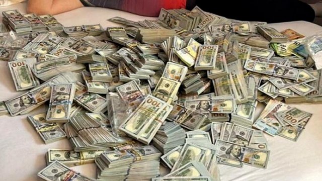 Ukraine : 5 millions d'euros saisis chez une responsable de la mobilisation militaire