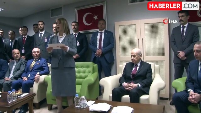 MHP Lideri Bahçeli: (DEM Parti ile Tokalaşma) Ellerini sıkmam Türkiye partisi olarak gerekeni yaptığımın göstergesidir