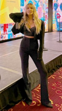 Flavia Mihasan -15-20.09.2024 \ Super Neatza de Weekend. În parc. Tiroliana. \La grădiniță. În sufragerie,la oglindă: cadouri Obsentum. \The Beautiful Club. În parc.\ La Colors Experience. La eveniment. Gala Romanian Influencer Awards.