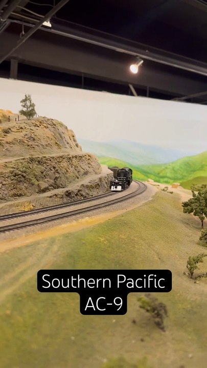 Southern Pacific AC-9 on Tehachapi loop %7C %23hoscale %23train %23layout %23railroad %23southernpacific %23steam