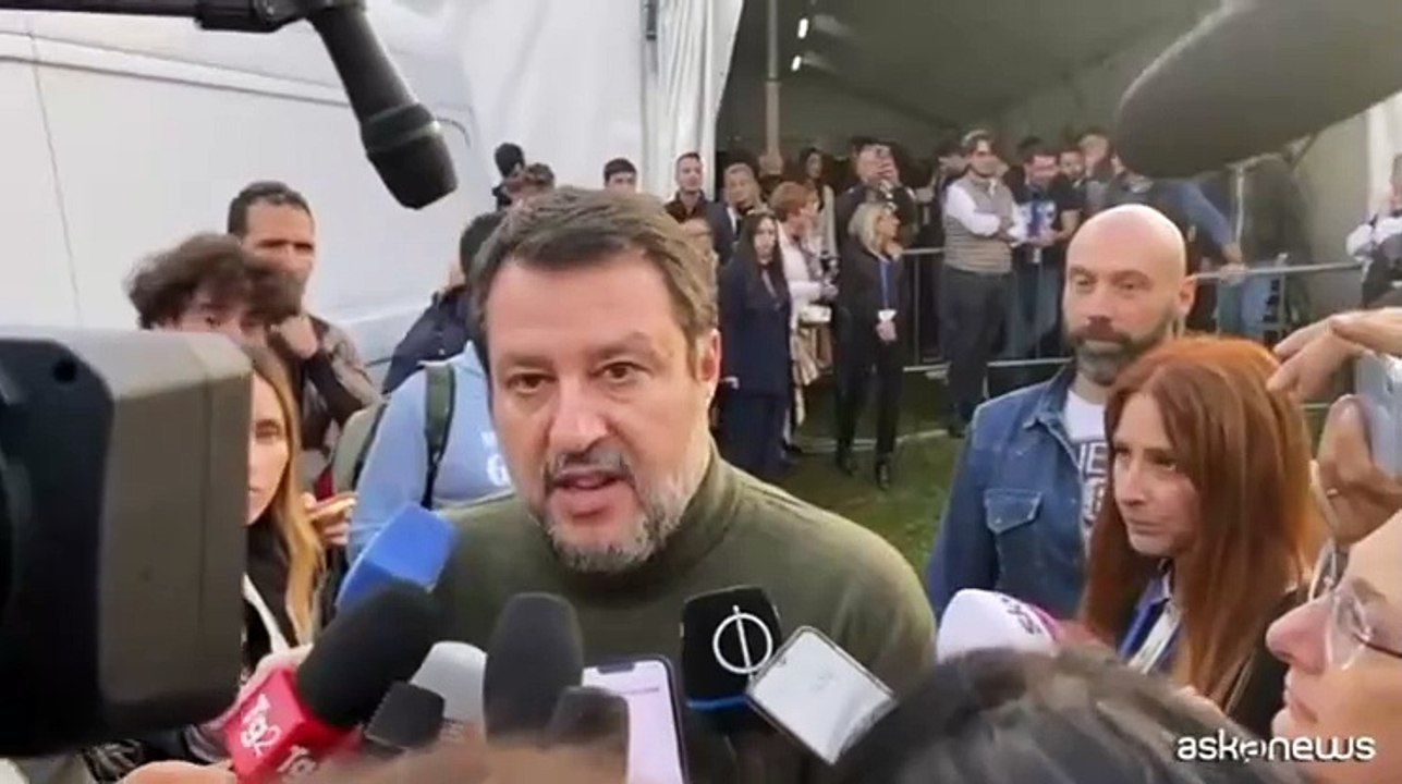 Salvini: chiedo scusa a Tajani, cori da 4 scemi