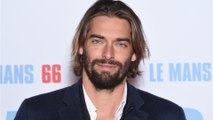 GALA VIDÉO - Camille Lacourt ému, il fond en larmes en évoquant le cancer de sa chérie Alice Detollenaere