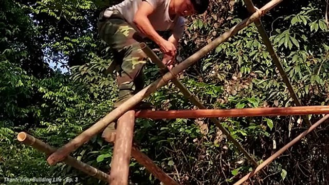 Construindo uma nova vida Ep.3 - complete o telhado de madeira, cuide da fazenda de 50 vacas na fl