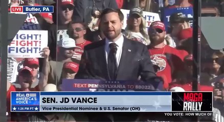 NOUS NE SERONS PAS NIÉS, NOUS RENDRONS LA GRANDE AMÉRIQUE ET NOUS LE FAIREONS ENSEMBLE." - Le sénateur JD Vance, candidat au poste de vice-président, excite la foule avant que le président Donald Trump