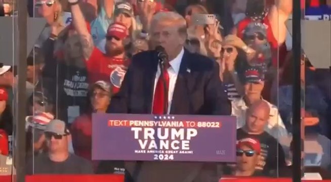 MAINTENANT : Elon Musk dit qu'il est Dark MAGA après que Trump l'ait présenté en Pennsylvanie