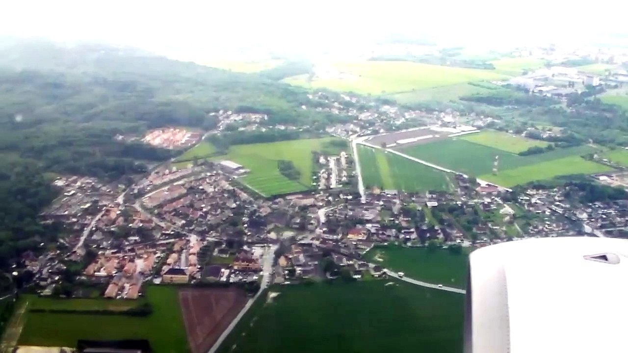 Airbus A321 d'Iberia atterrit à l'aéroport de Paris-Orly