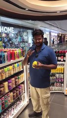 இங்க புனுகுப்பூனை Coffee, MrBeast Chocolate, Sharukan-க்கு பிடித்த Perfume எல்லாமே கிடைக்கும்!! | Sellers | Langval Mall Thanjavur