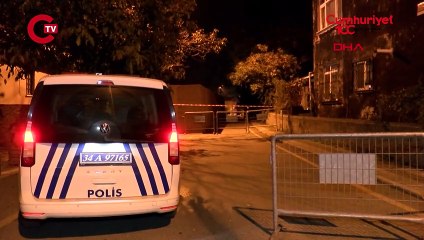 Üsküdar'da yol çöktü 3 katlı bina boşaltıldı
