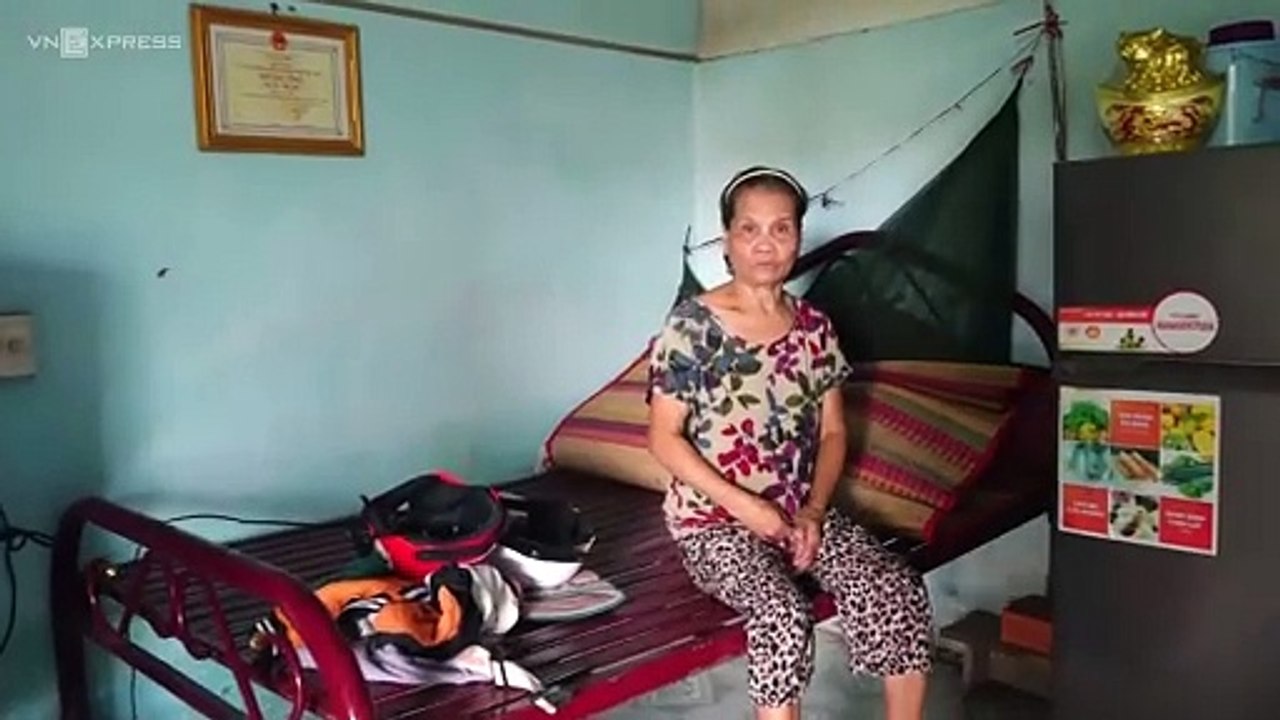 Cuộc sống đảo lộn vì nước ngập bủa vây khu dân cư ở TP Thủ Đức
