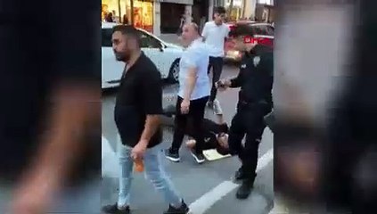 İstanbul'da silahlı kavga: Olayla ilgilisi olmayan 4 kişi yaralandı