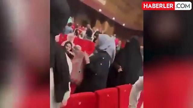 AK Partili isim konuşmacı olarak katıldığı fuarda protesto edildi