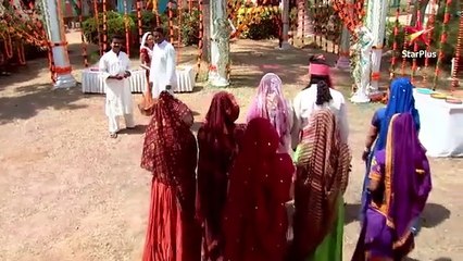 Saath Nibhana Saathiya Romantic Scenes Holi Special