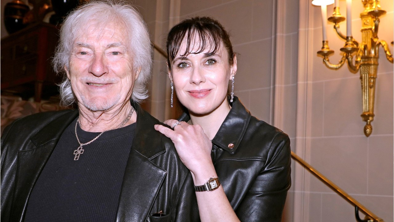 GALA VIDEO - Hugues Aufray, sa femme Murielle l’a attendu des années alors qu’il était marié : “Une fille très courageuse”
