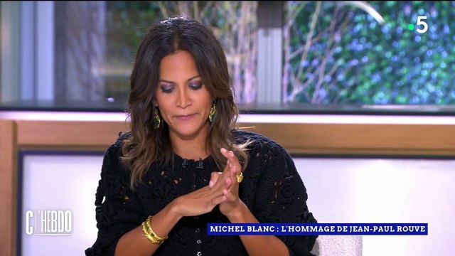 Jean-Paul Rouve pris par l'émotion en rendant hommage à Michel Blanc dans l'émission C l'hebdo animée par Aurélie Casse sur France 5