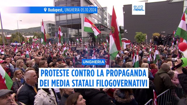 Ungheria: migliaia protestano contro la fabbrica di propaganda dei media statali