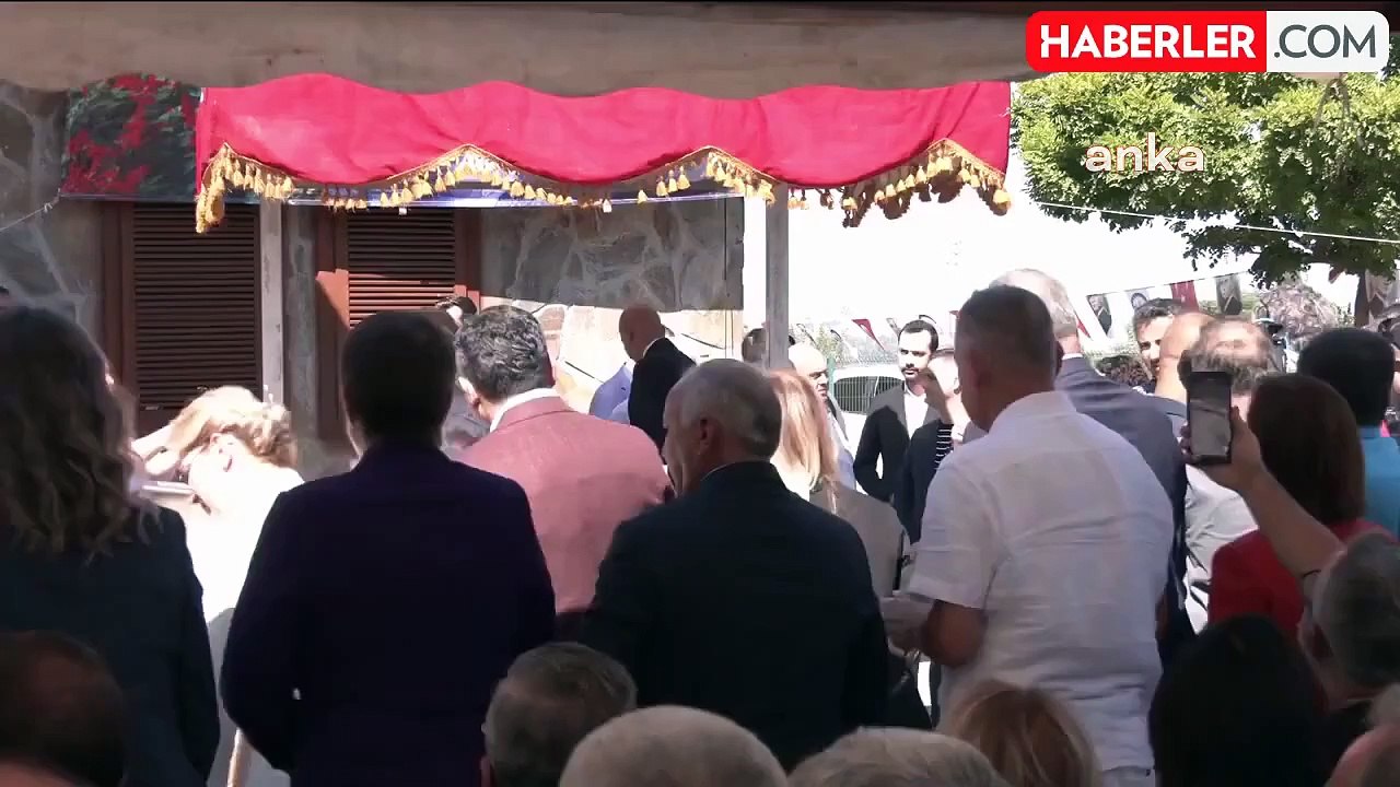 Özgür Özel, Yaşar Kemal'i Anma Etkinliğine Katıldı: "Yaşar Kemal'in Yanında Durduğu Herkesin Yanındayız"