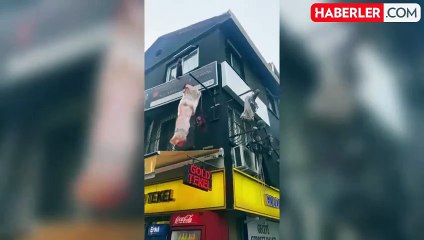 İzmir'deki Korku Evi Tepki Çekti, Pano ve Mankenler Kaldırıldı