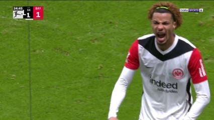Hugo Ekitike donne l'avantage à Francfort face au Bayern !