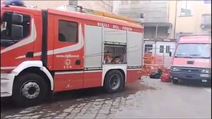 Vigili del fuoco al lavoro nella chiesa di Bellante