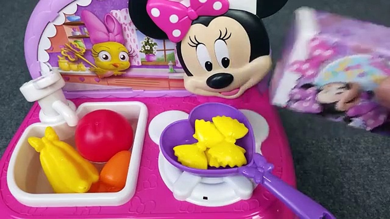 Super cute Minnie mouse kitchen set and more toys