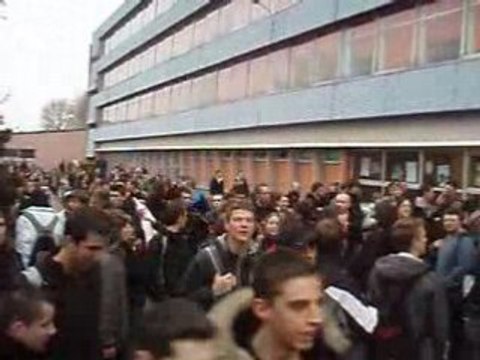 (03) Manifestation Lycéens Sarreguemines 10.04.08