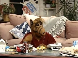 Alf S04E11-Männerwirtschaft