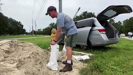 Florida residents prepare for Hurricane Milton's arrival