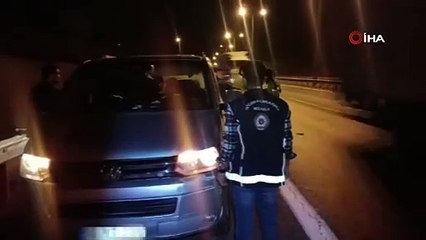 İstanbul'da bir minibüste 18 düzensiz göçmen yakalandı