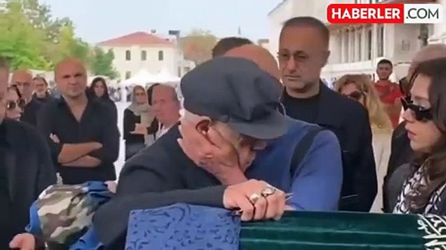 Mazhar Alanson'un kızı Melek Eda Alanson son yolculuğuna uğurlandı