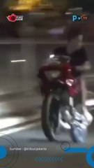 Viral Mobil Ambulance Tertahan Balap Liar