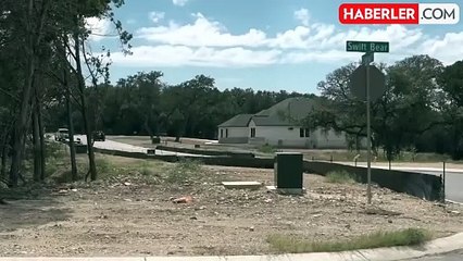 Teksas'ta ihbar üzerine inşaat halindeki eve giren polis, kadın öğretmeni öğrencisi ile uygunsuz bir şekilde yakaladı