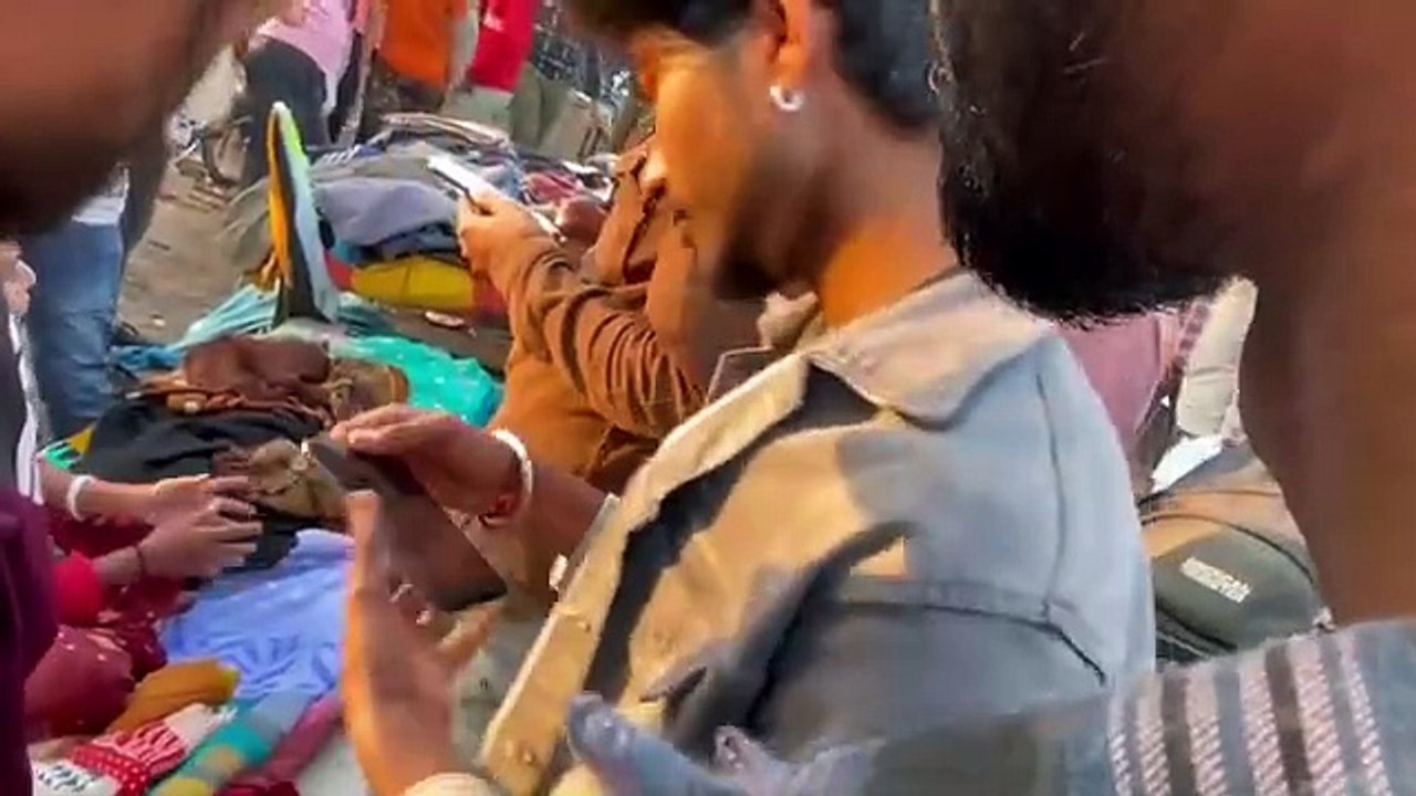 REAL CHOR BAZAAR DELHI _ चोर बाजार _ IPHONE 11,12,13,14, PRO Only ₹500 _ JAMA MASJID CHOR BAZAR
