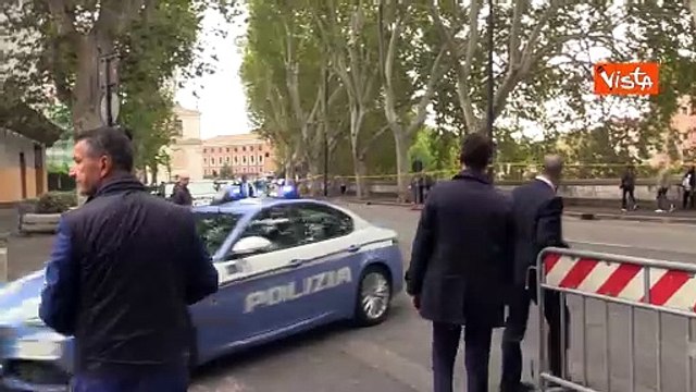 Commemorazione del 7 ottobre, la premier Meloni arriva alla sinagoga di Roma