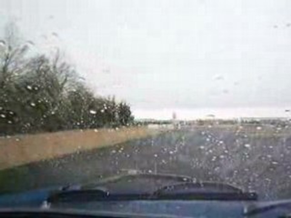 A110 à Dreux le 20/04/08 part2 (sous la pluie)