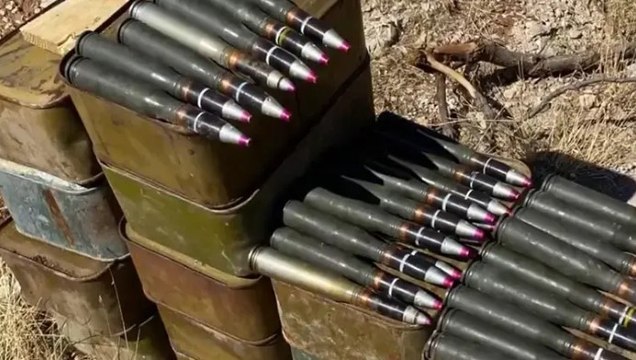 Pençe-Kilit Operasyonu bölgesinde, teröristlere ait çok sayıda silah ve mühimmat ele geçirildi