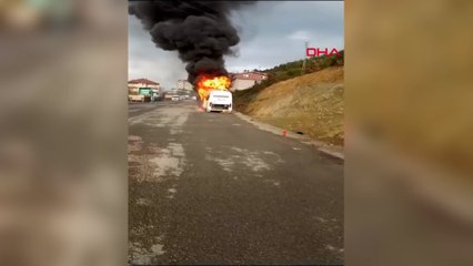Zonguldak'ta işçi servisi minibüsü yandı