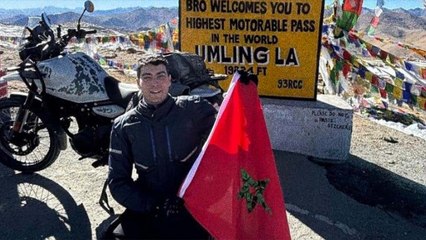 المغربي سعد الواصل يصعد قمة في الهمالايا بدراجته النارية