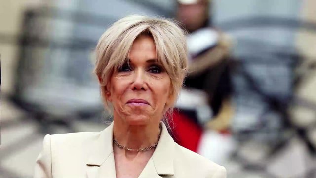 Brigitte Macron somptueuse dans une tenue en velours et bijoux en diamants à l'occasion d'un dîner lors du sommet de la Francophonie