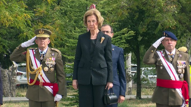 El pequeño percance de la reina Sofía en su última aparición tras los audios del rey Juan Carlos