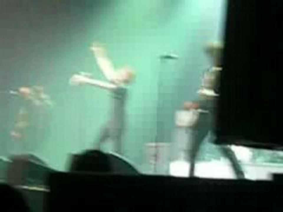 The Hives - Bigger Hole To Fill - Zénith - Paris - 20/04/08