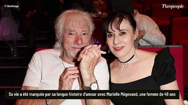 Hugues Aufray : Sa jeune femme Murielle incroyablement patiente , elle a accepté de l'attendre pendant des années