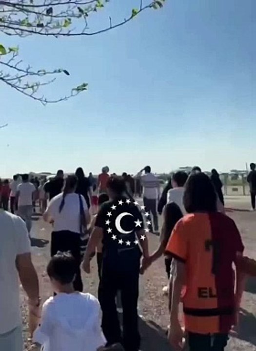 Ce pilote de F16 évite le pire au dernier moment... Vidéo Dailymotion