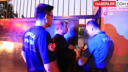 İki Çocuk Okul Bahçesinde Mahsur Kaldı, İtfaiye Kurtardı