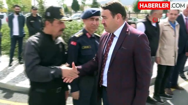 Selden etkilenen Bosna-Hersek'e Kütahya'dan 60 adet konteyner