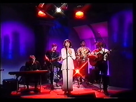 DEBRA BYRNE - Up On The Roof (Good Morning Australia 1997)